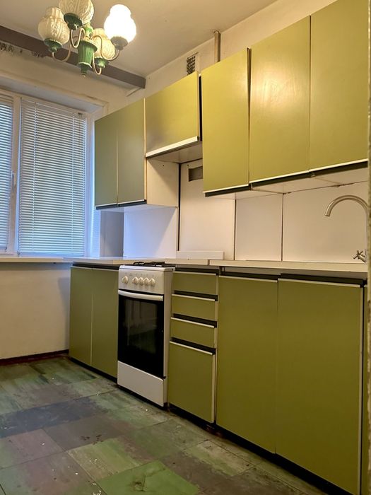 Продаж двокімнатної квартири Романа Шухевича 35