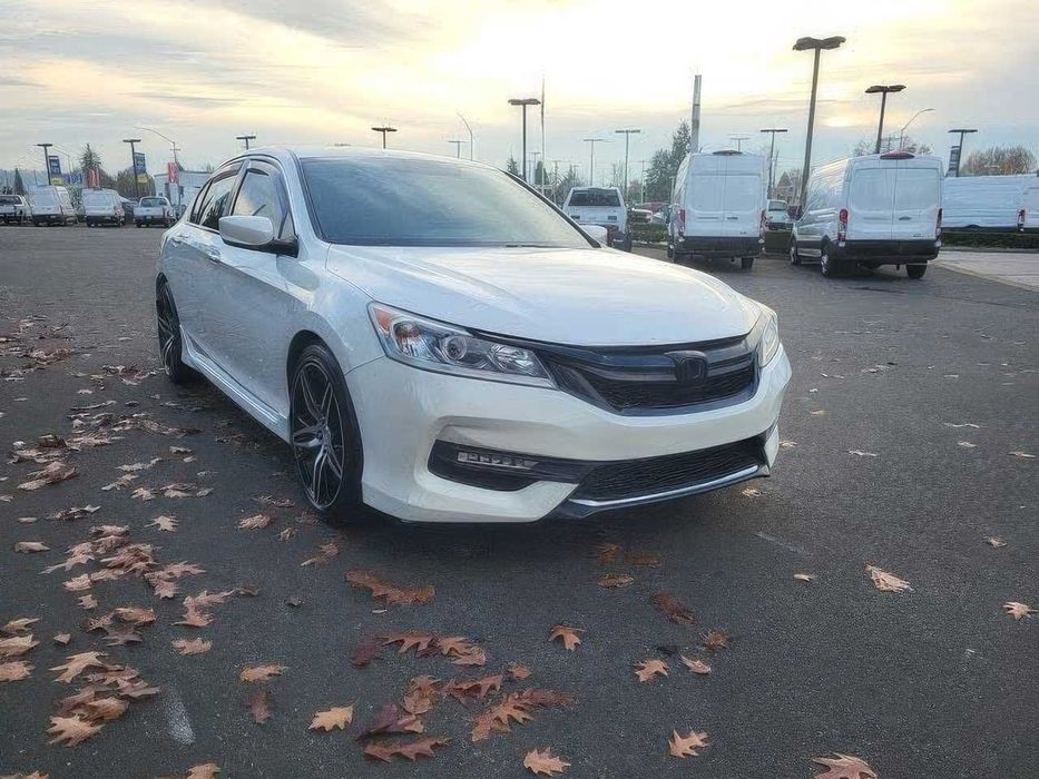 Отримай додаткову знижку, якщо замовиш або забронюєш авто сьогодні! Перші 10 клієнтів отримають спеціальні умови на розтермінування або знижку на авто в наявності. Дзвони та дізнавайся деталі прямо зараз!