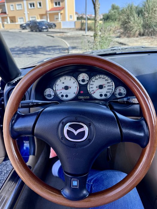 MX5 1.6 nacional, 72.000 km, AC e Hard Top