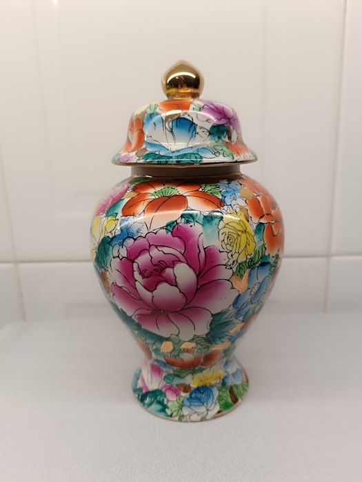 Pote Porcelana Oriental Antigo. 22cm. Pintado à mão