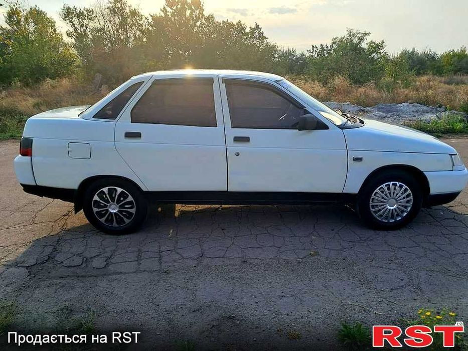 Автомобіль ВАЗ-2110