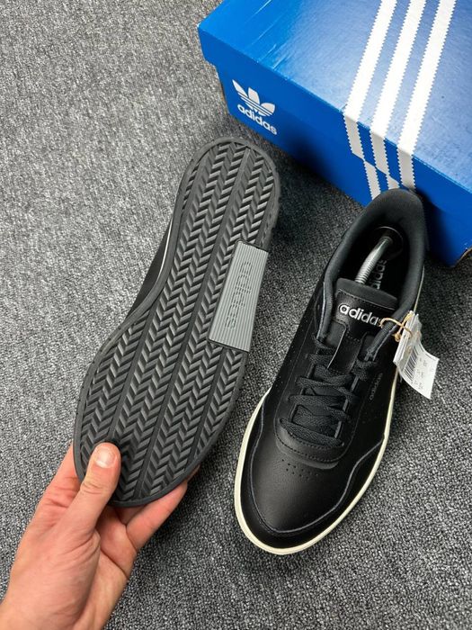 Новые кроссовки Adidas оригинал Размер 46