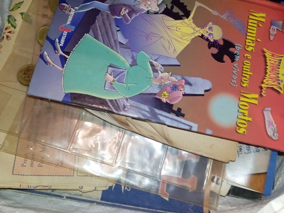 Saco com coisas ler a descrição vendo junto lote