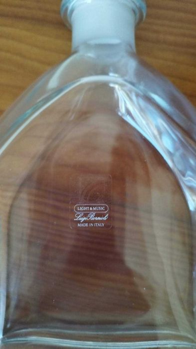 Garrafa para whisky (por exemplo)