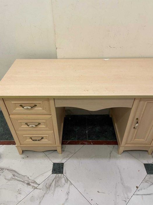 Стол письменный ДСП