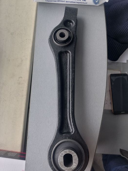 Ричаг нижній крайслер с300, додж челенджер