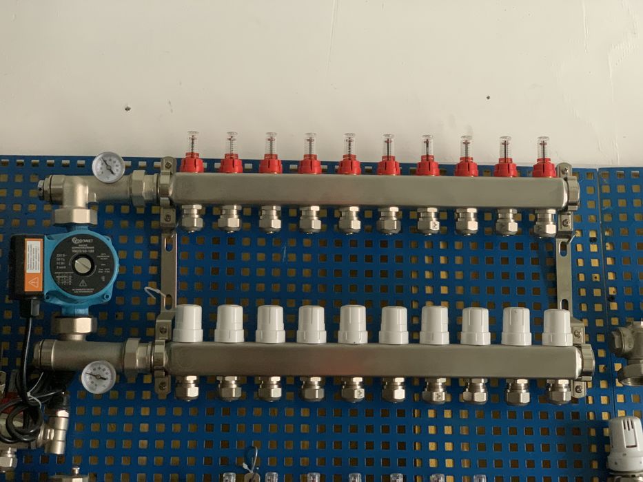 Колектор для теплої підлоги на 10 вих(в наявності від 2–12 вих)