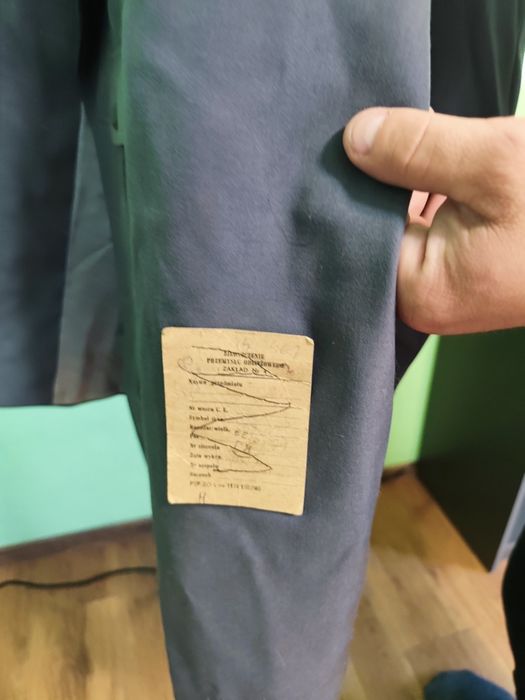 Mundur Milicji Obywatelskiej MO PRL – oryginał, stan idealny, komplet