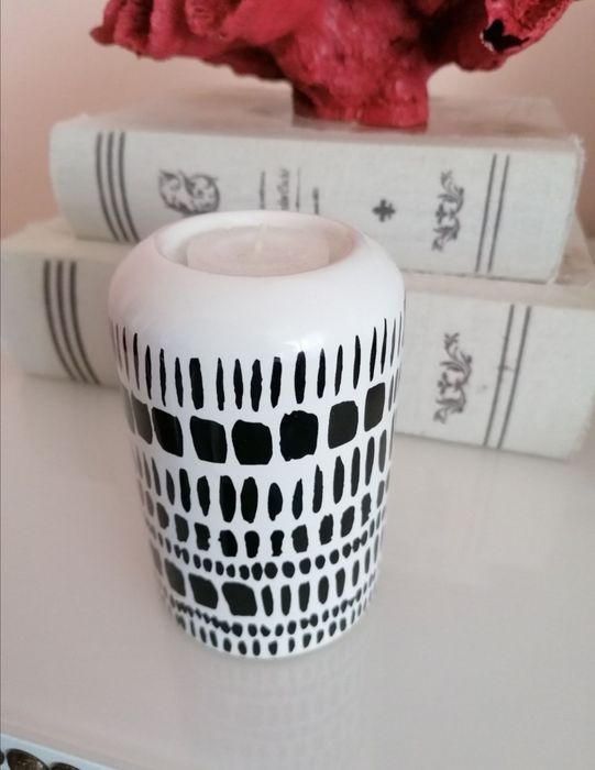 Suporte de vela (branco e preto), novos