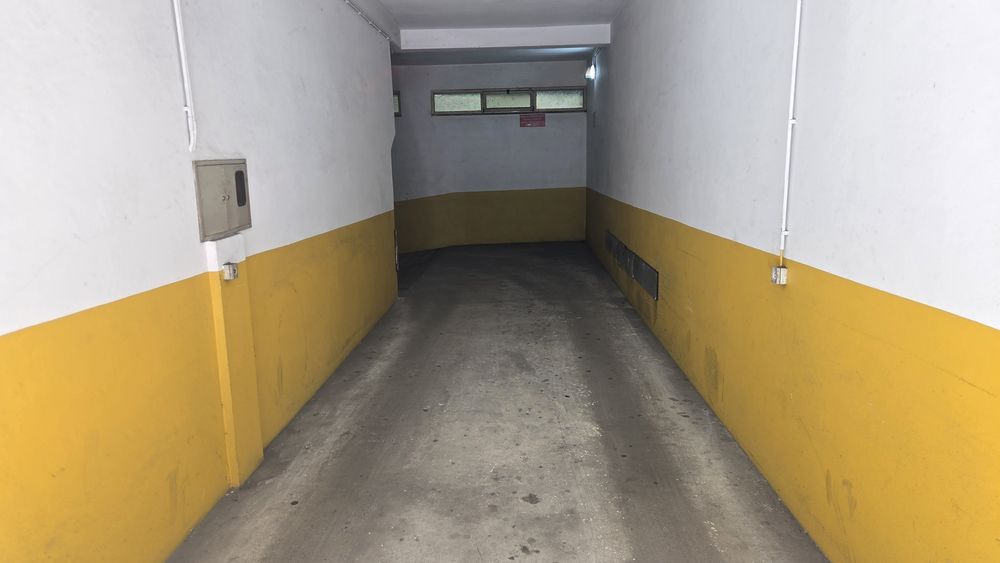 Lugar de Garagem (Junto à PSP)