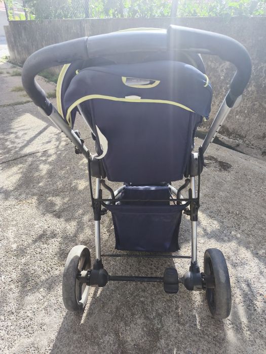 Vendo Carrinho bebé/criança
