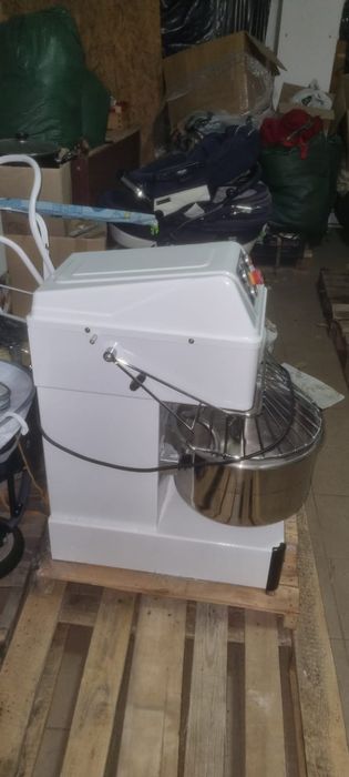 Продам спиральный тестомес