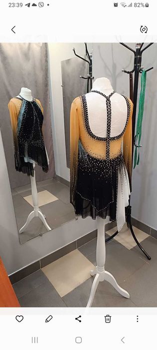 Продам сукню для фігурного катання