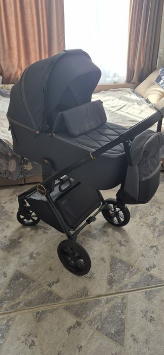 Продам коляску Carrello 2×1  в ідеальному стані