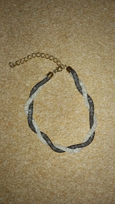 Naszyjnik biało-czarny ze szkiełkami