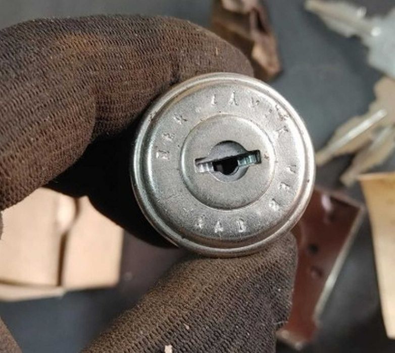 Zamek meblowy wierzchni Libra 2 sztuki