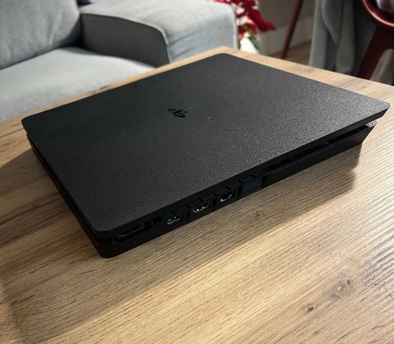 PS4 Slim 1TB Desbloqueada + 10 Jogos da LEGO + 1 Comando Novo + Cabo