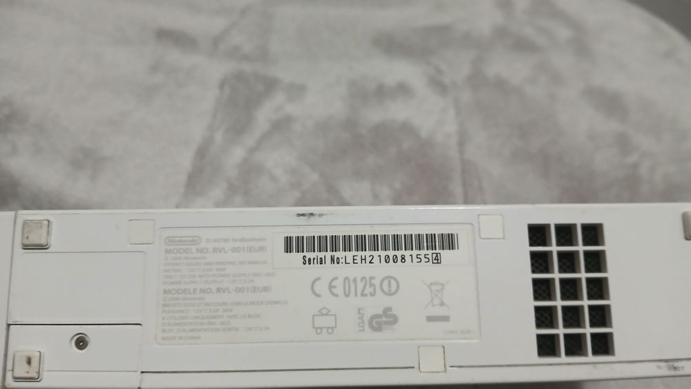 Nintendo wii comandos e tudo o resto 40 se quiserer mais fotos mando