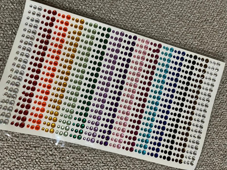 Cekiny brylanciki kolorowe makijaż do oczu perełki ozdoby festiwal