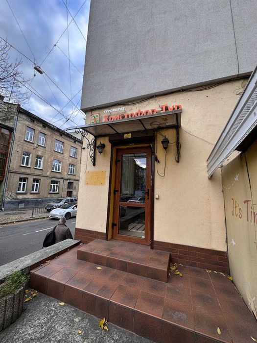 Оренда комерційного фасадного приміщення 40м2 вул. Героїв УПА
