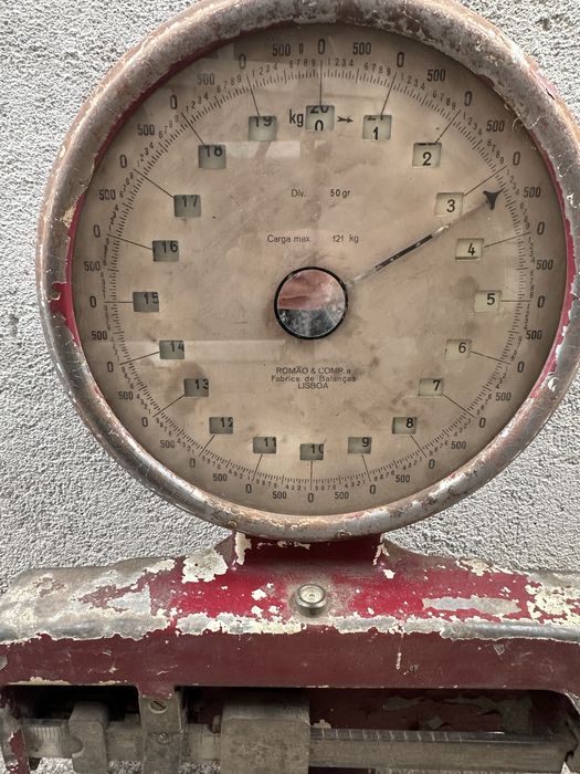 Balança antiga incompleta