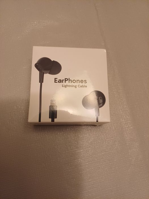 Lightning Earphones, Sealed64729438372611120