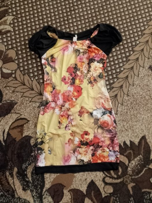 Продам плаття  ціна за всі