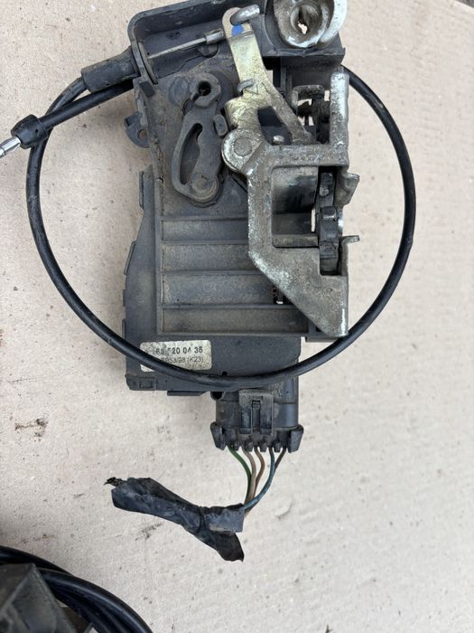 Замок МЛ Мерседес 163 ML Розборка замок дверки двері