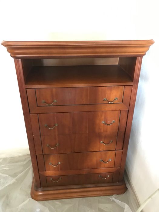 Móvel camiseiro antigo usado em bom estado