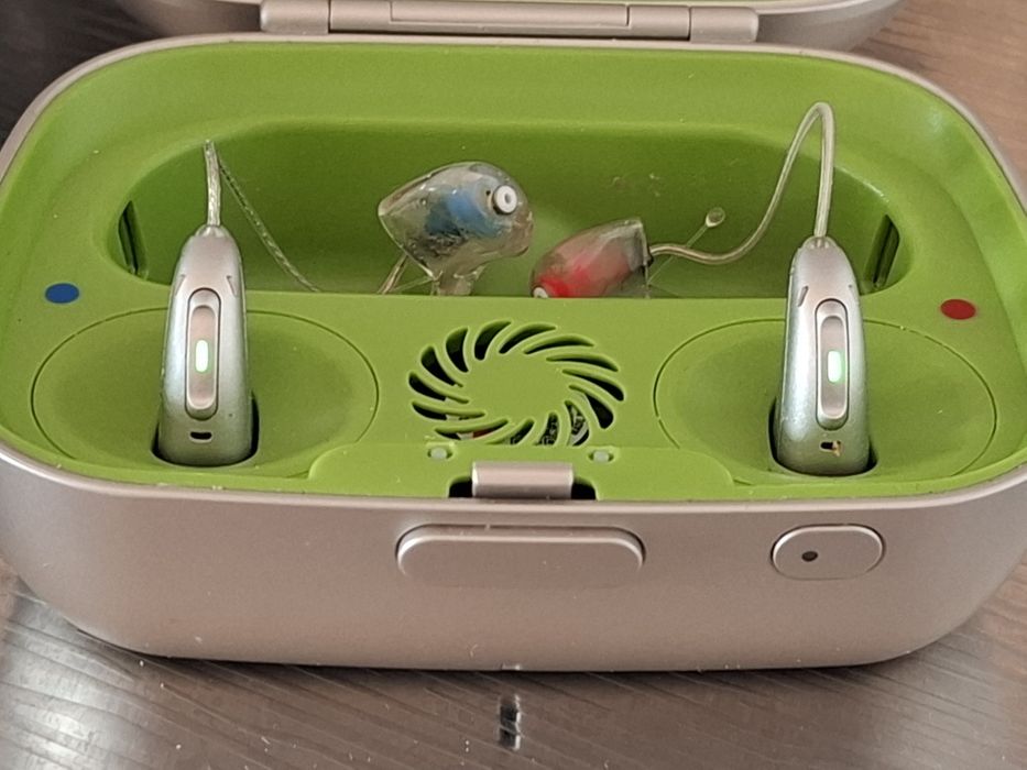 Слуховой аппарат PHONAK Paradise-P50R+кейс UVлучами.