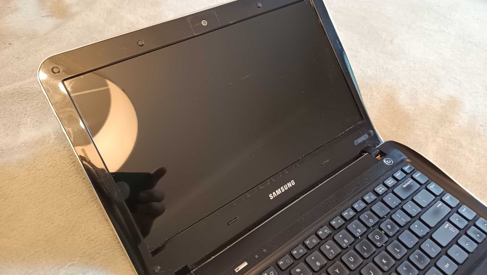 Laptop Samsung SF310, 4 GB RAM, HDD 1T