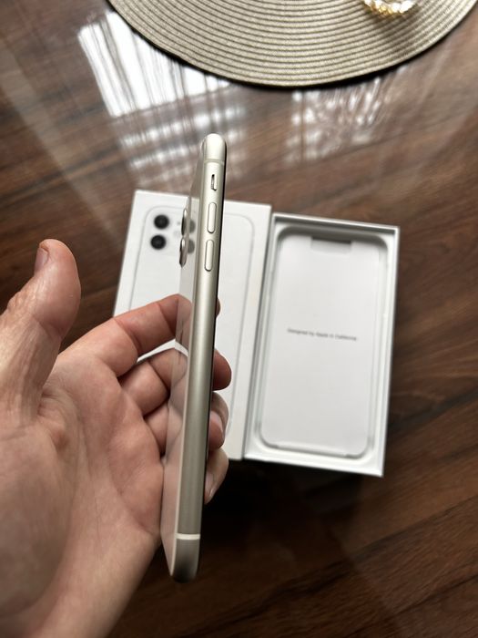 Телефон iPhone White 11/128 gb