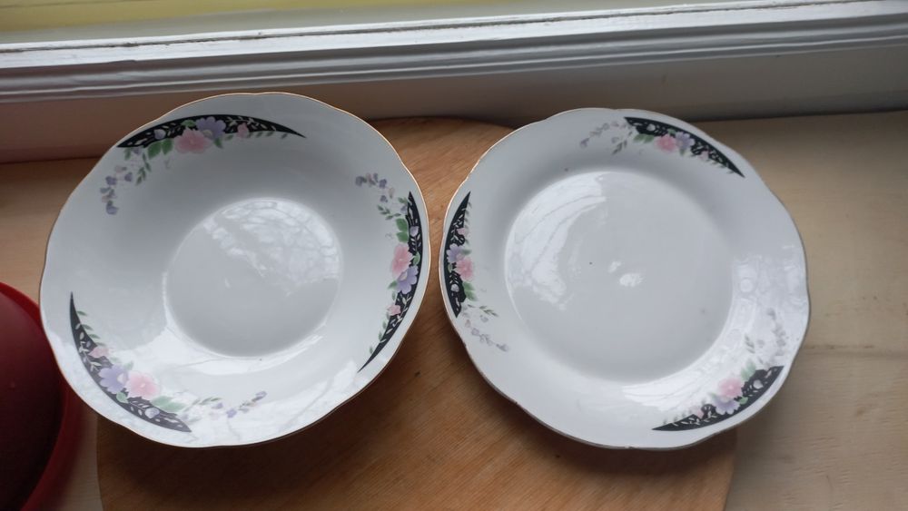 Тарелки, пиалы- практически новые