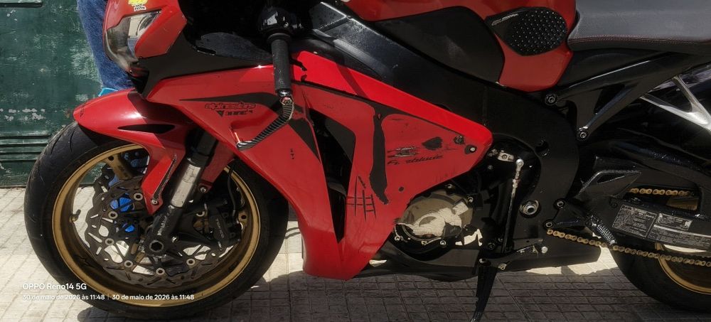 CBR 1000r acidentada