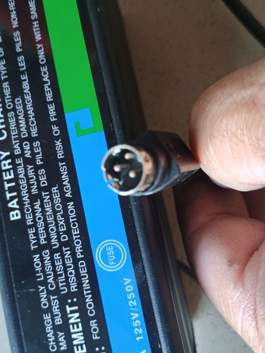 Sprzedam ładowarkę do rowera  elektrycznego