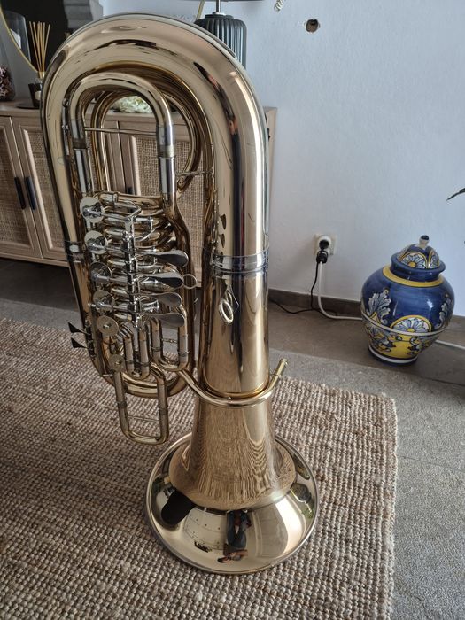Tuba Thomann em Fá com 6 chaves