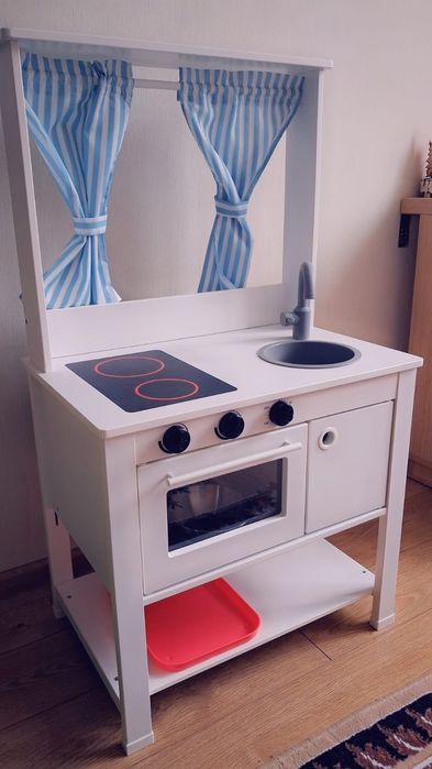 Дитяча кухня IKEA SPISIG з посудом (як нова)