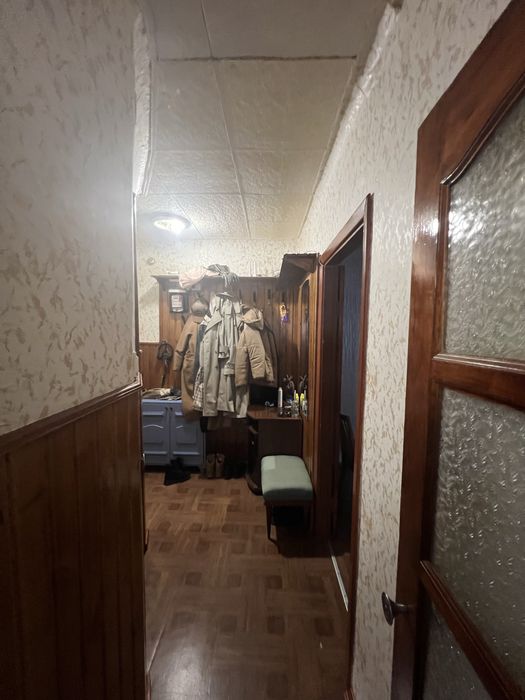 Квартира під комерцію! 2 кімнати, фасадні вікна, центр. Торг