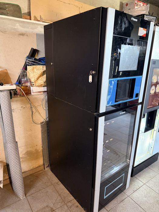 Maquina  vending cafè e snacks SAECO touch