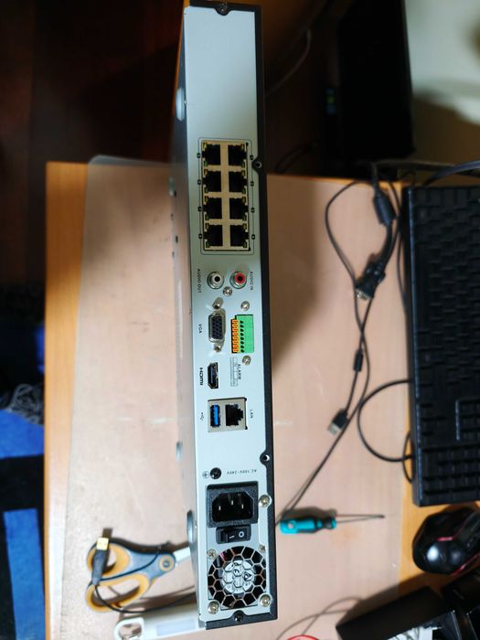 NVR Hikvision Usado com HDD 1TB DS-7608ni