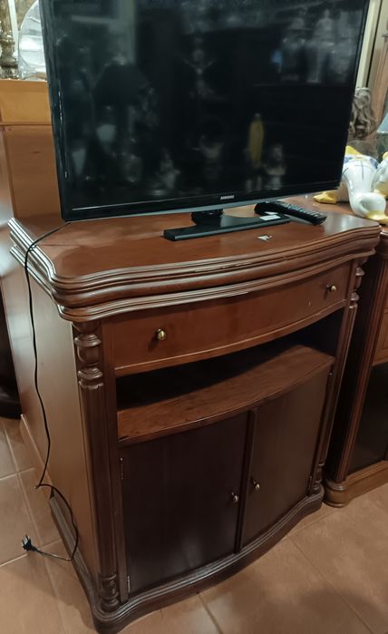 Móvel TV com tampo rotativo