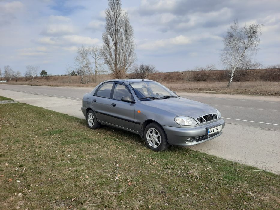 Автомобіль Daewoo Lanos
