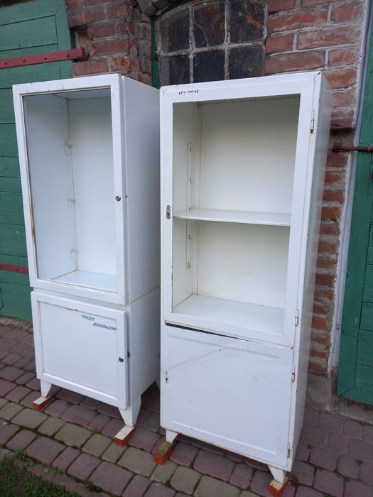 Szafka witryna medyczna