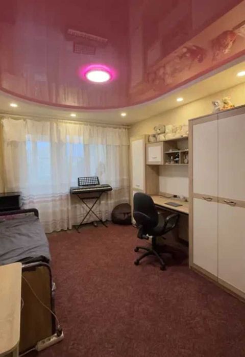 3 кім 70 м2 в багатоповерхівці район КАРАВАНА (718156)