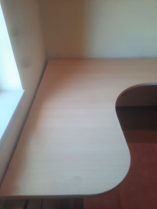 Secretária com sapateira