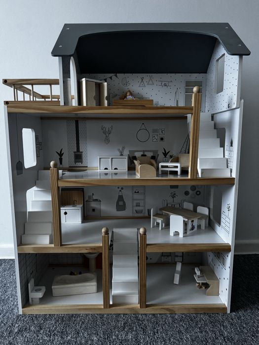 Domek dla lalek -wysoki. Glogow Lubin Legnica