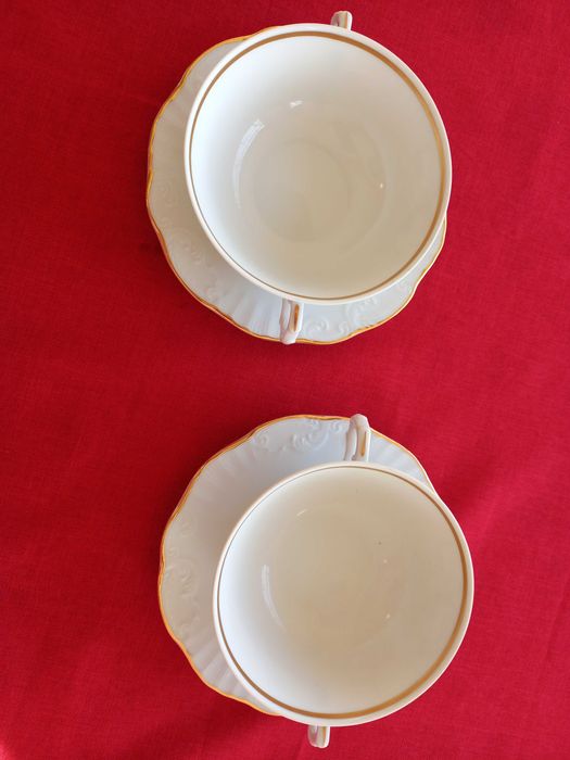 Duas taças consomé Vista Alegre