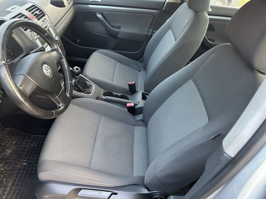 Volksvagen Jetta 2008 1.6 авто гарне