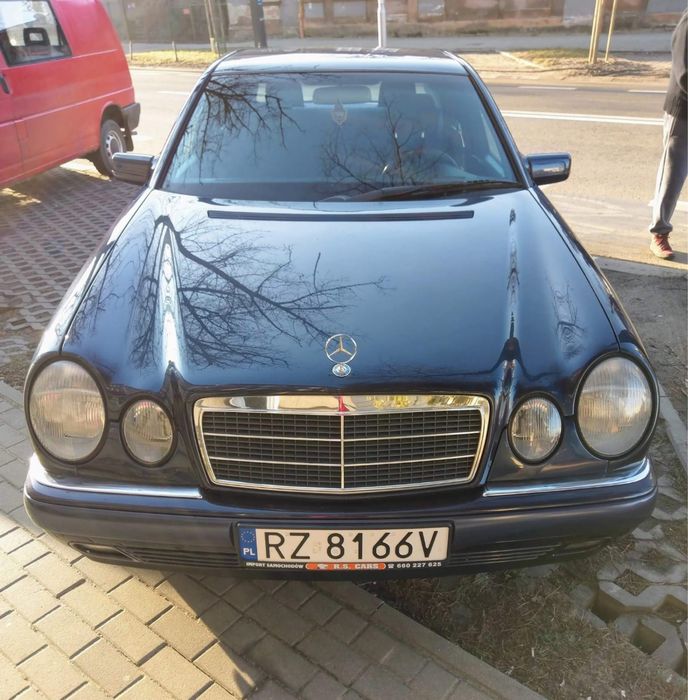 Mercedes E200 W210  stan idealny