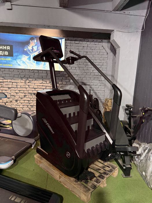 Ступеньки , лестница , степпер Climb Life Fitness SE 2 FulHd